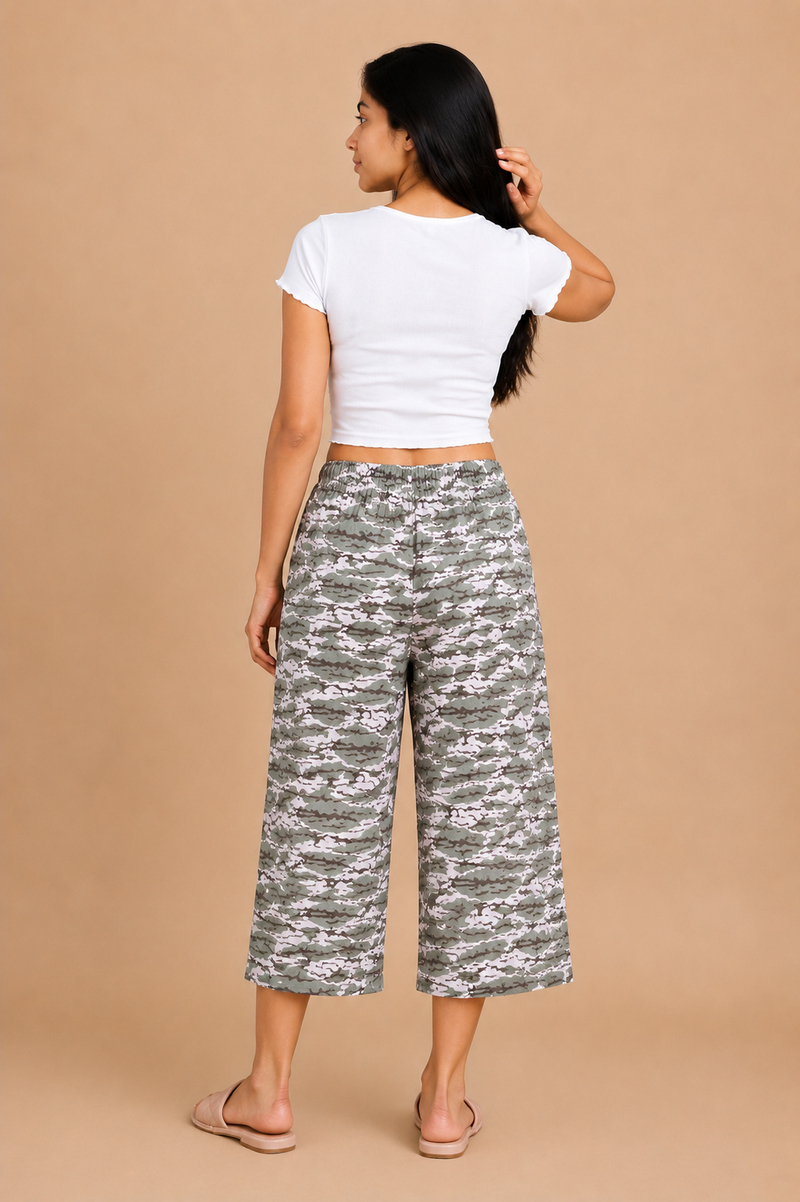 Women’s Grey Camo Print Wide-Leg Capri Trouser